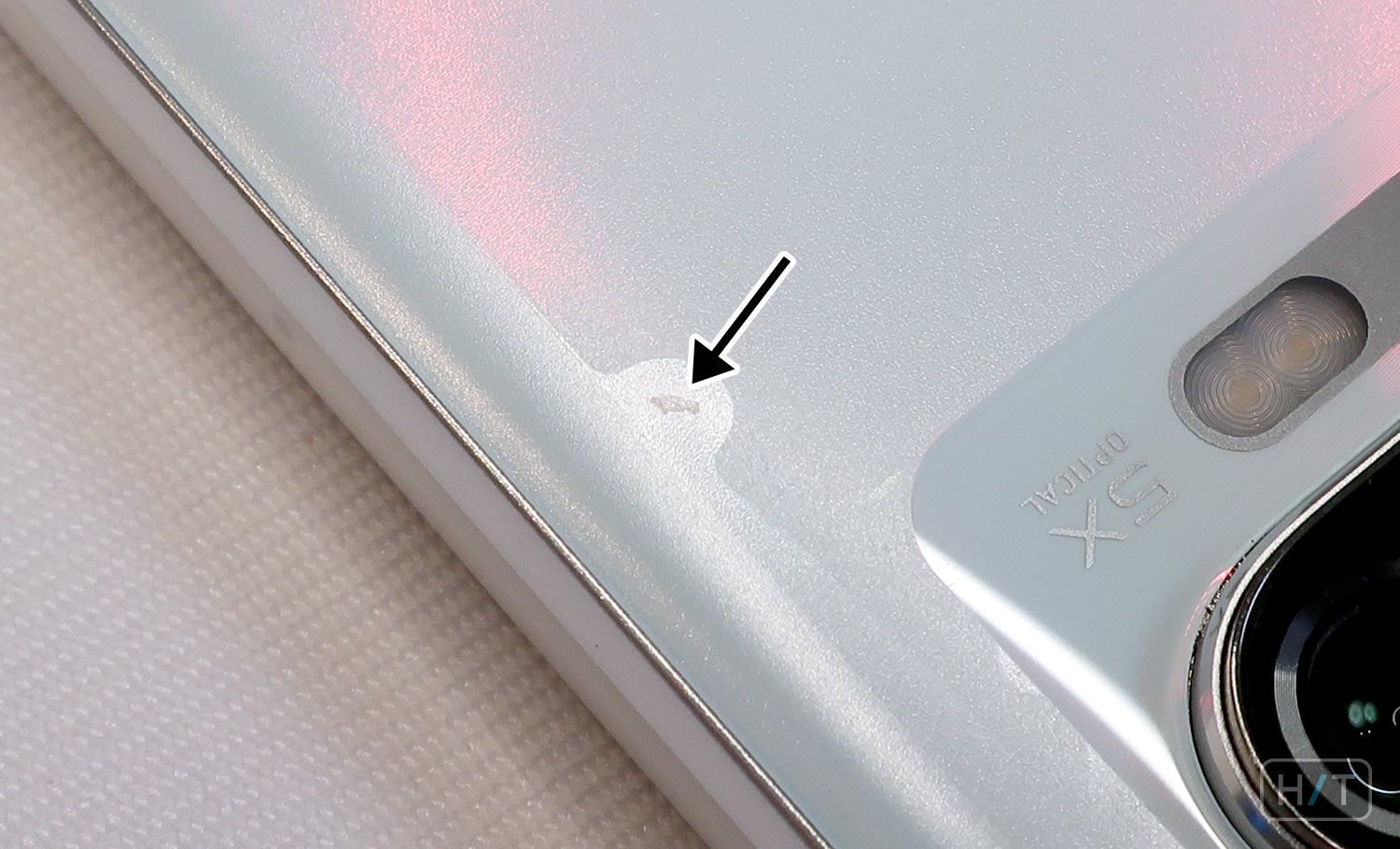 外観】実は水色。グレイシャーホワイトの「日本版Xiaomi Mi Note 10 