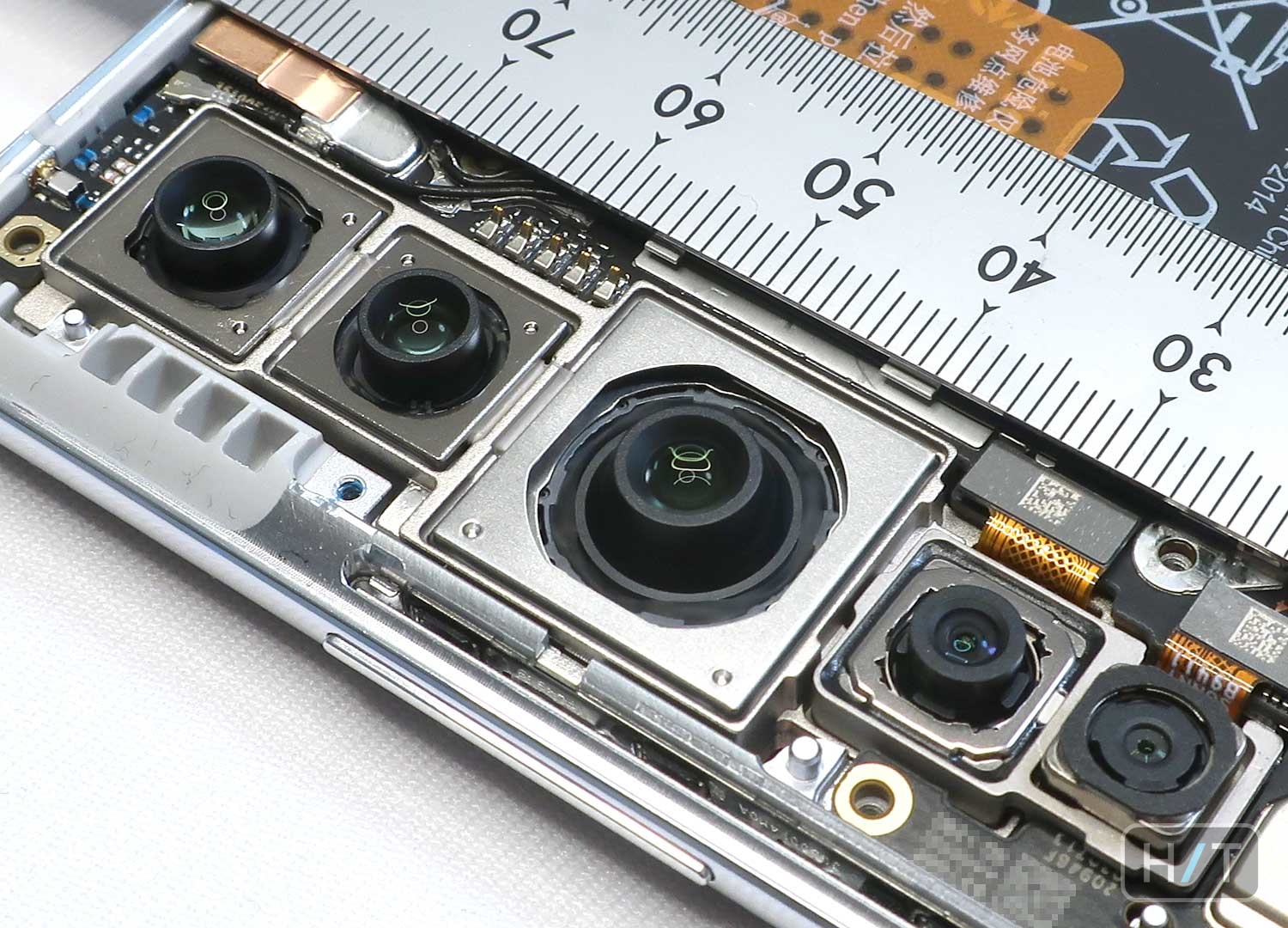 分解 巨大過ぎるカメラが鎮座する 日本版 Xiaomi Mi Note 10 の中身を分析