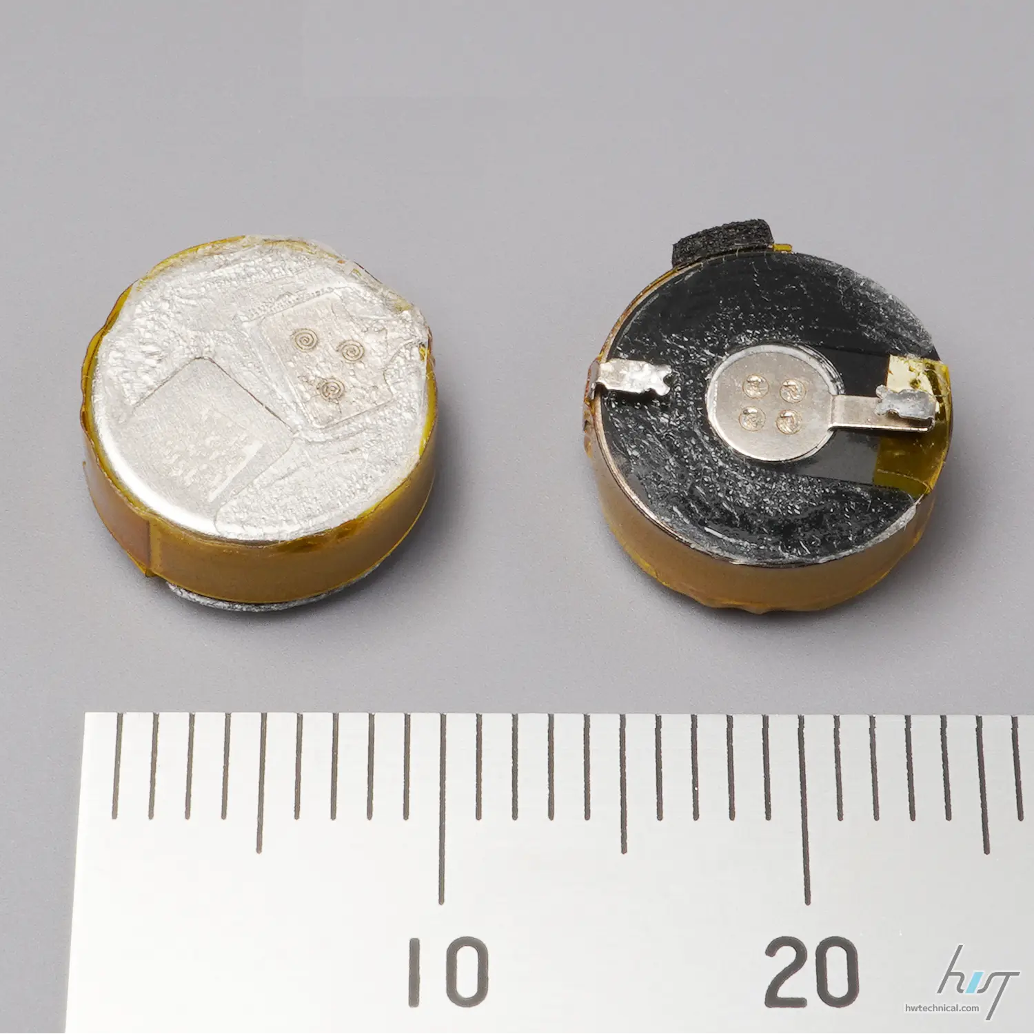 Ear(2)のコイン型リチウムイオンバッテリー